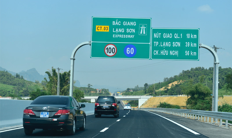 Di chuyển theo cung đường từ Hà Nội - Lạng Sơn