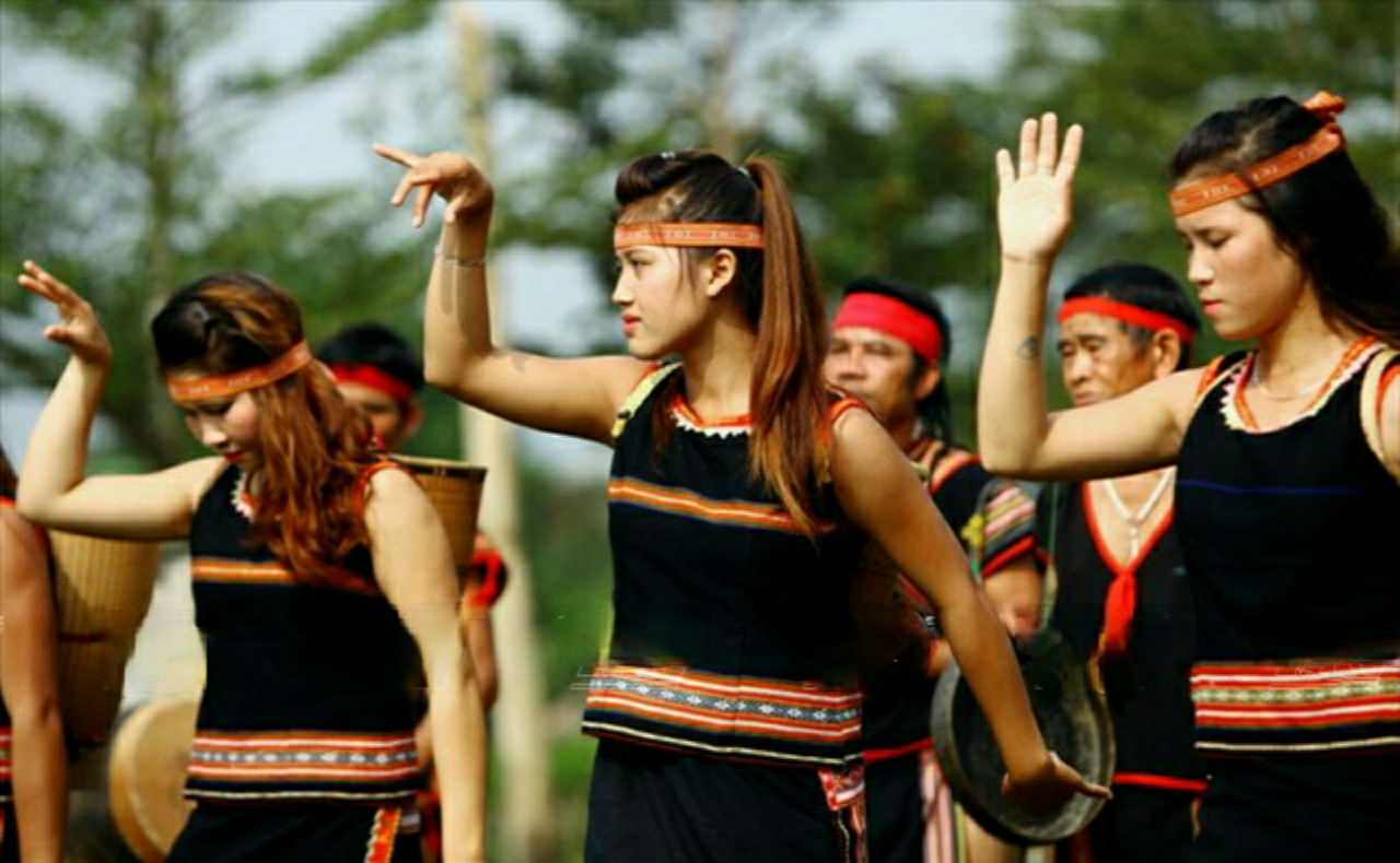 Tìm hiểu nét văn hóa đặc sắc của dân tộc Ba Na